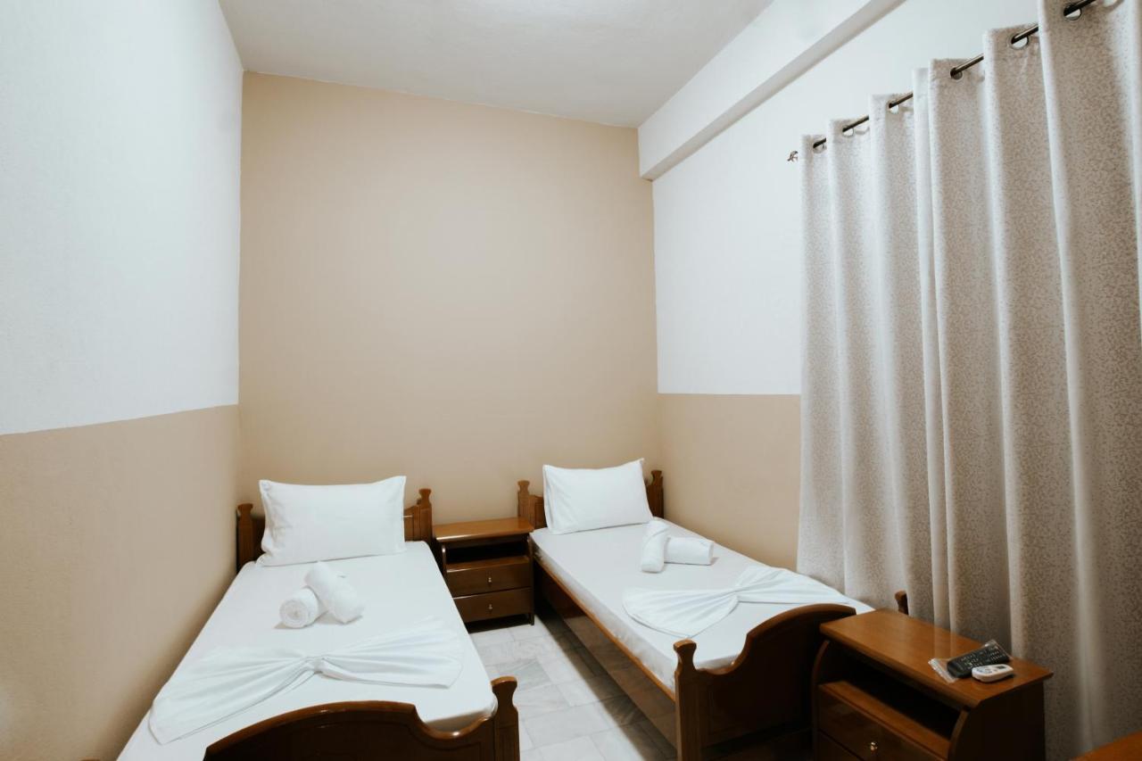 Hotel Lunxheria Gjirokastër Esterno foto