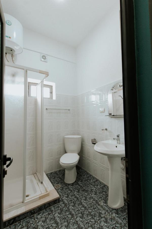 Hotel Lunxheria Gjirokastër Esterno foto
