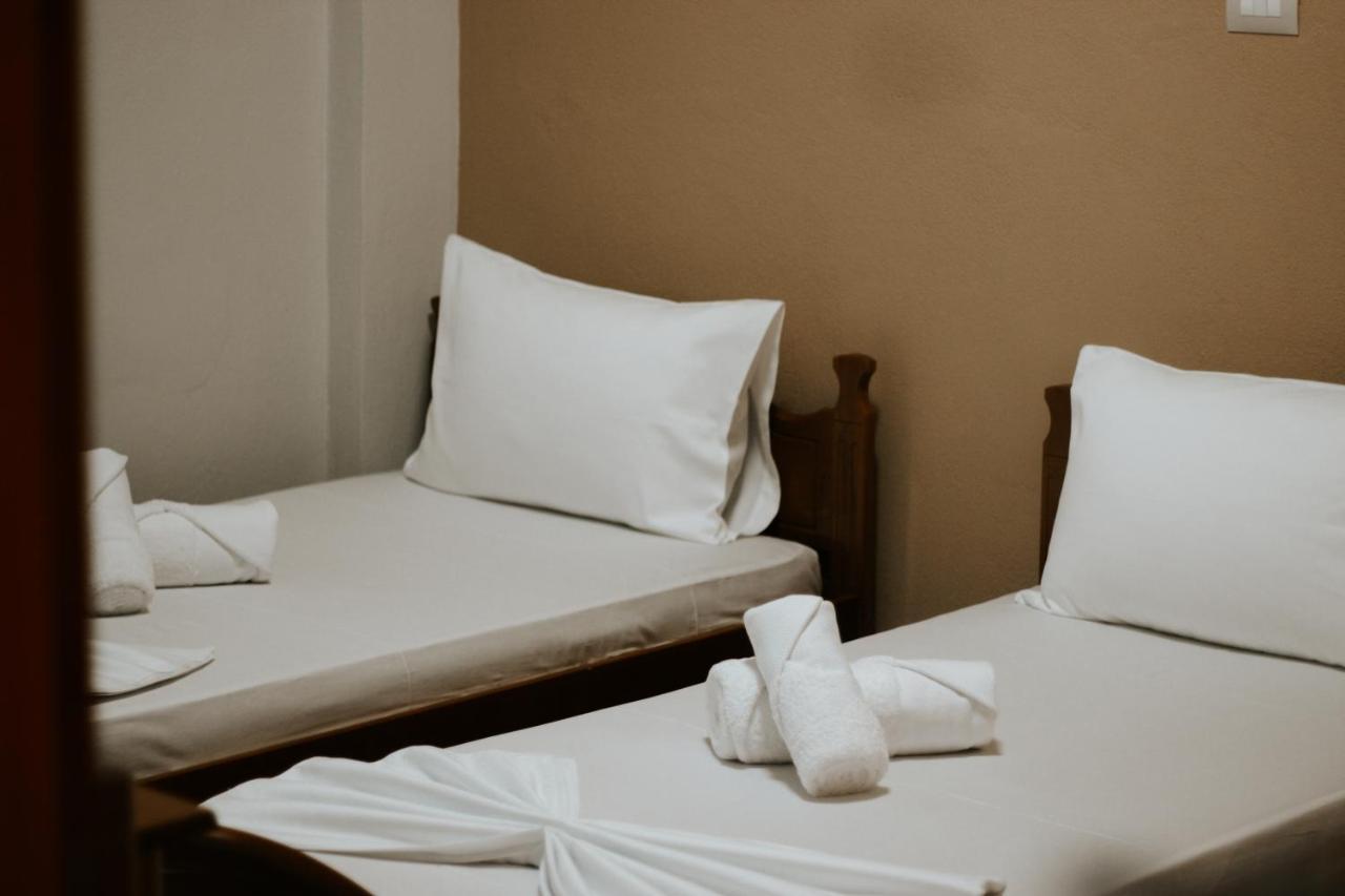 Hotel Lunxheria Gjirokastër Esterno foto