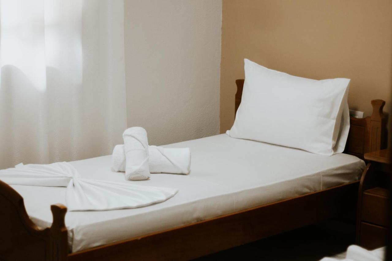 Hotel Lunxheria Gjirokastër Esterno foto